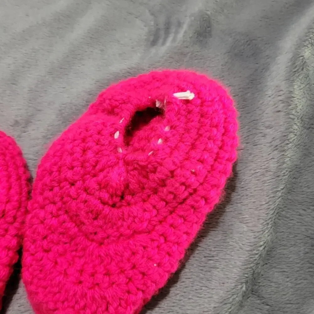 Hand Crochet Baby Slipper Shoes Girls 6/7 Houseshoes Barbie Pink Comfort Stretch